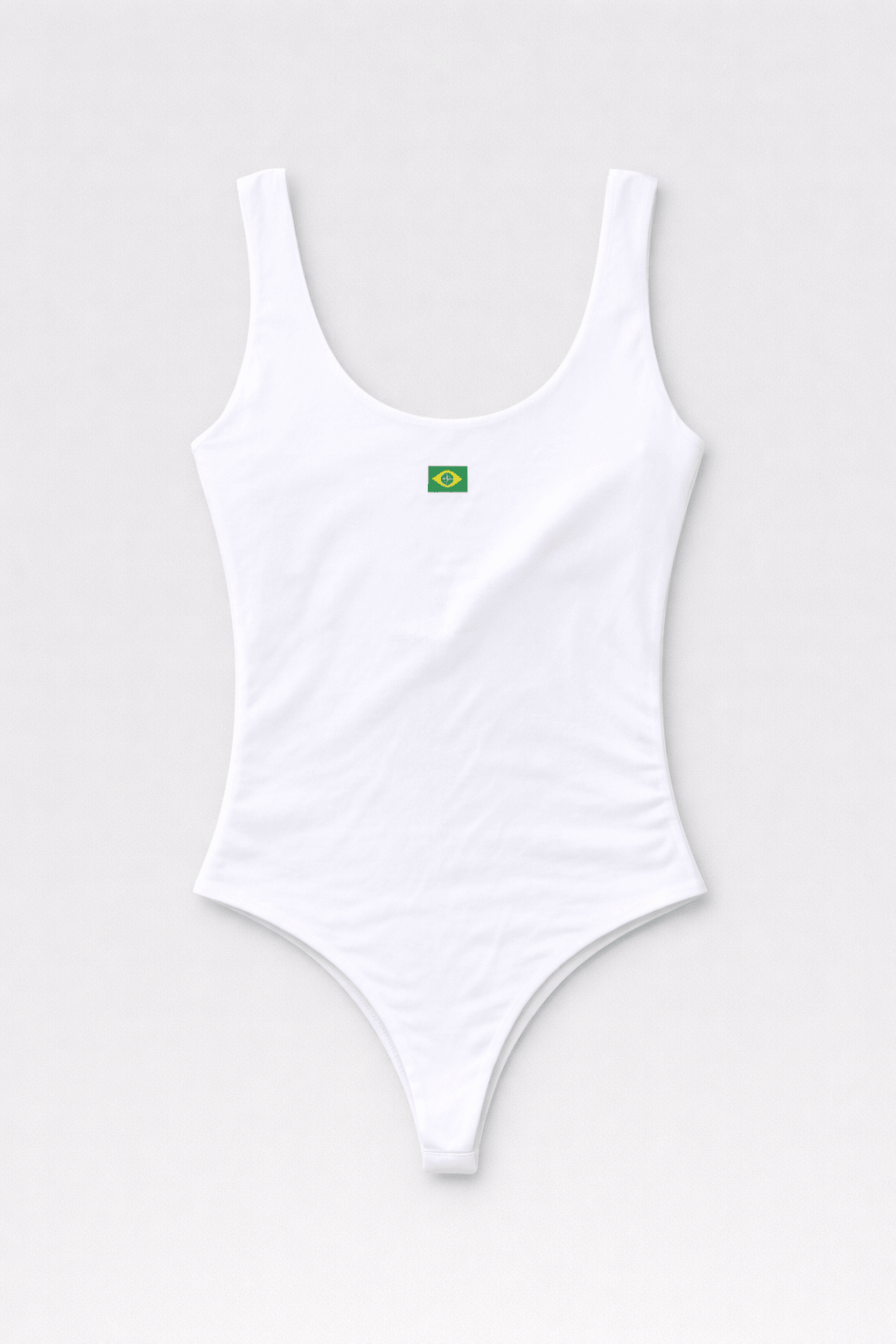 Body blanco minimalista con detalle de Brasil